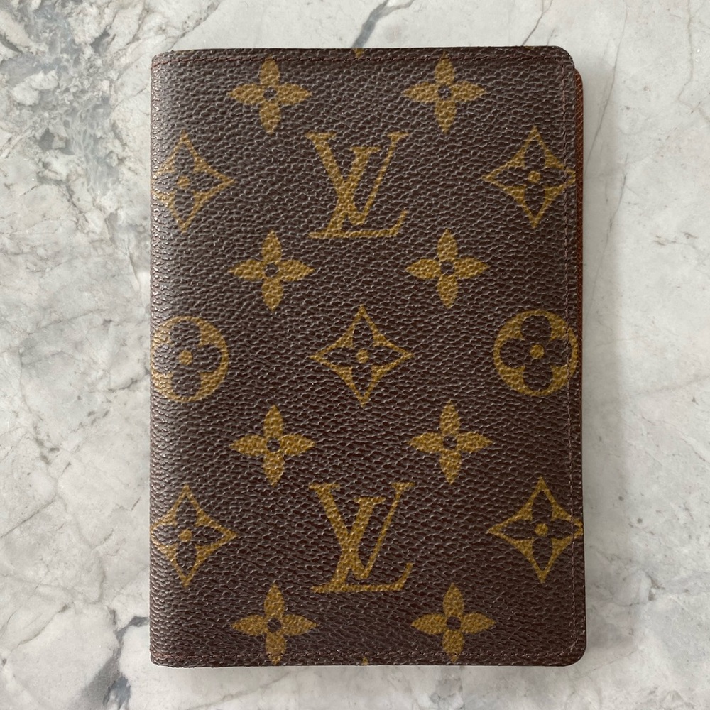LV wallet/passport holder